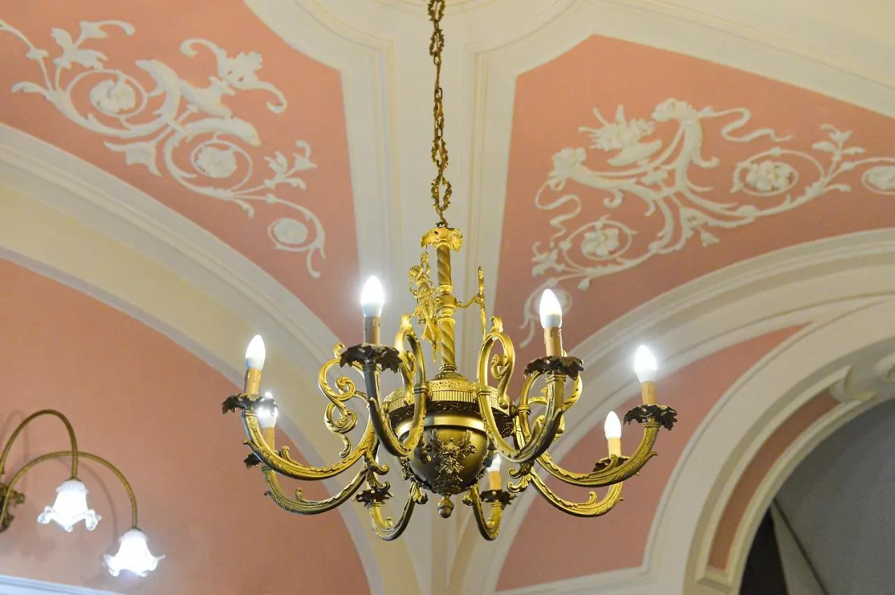 Hotel City Бари 2*,